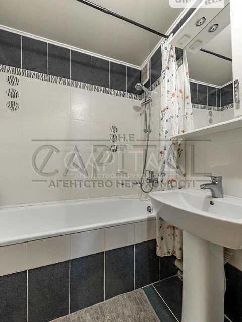 Продаж 4к квартири 80 кв. м на вул. пр-т Берестейський 146/2