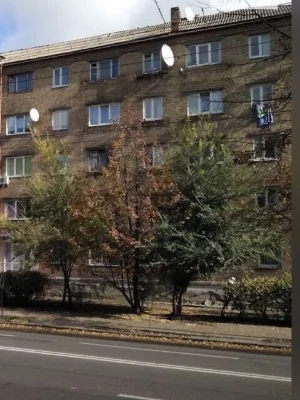 Продаж 2к квартири 43 кв. м на вул. Данила Щербаківського 36
