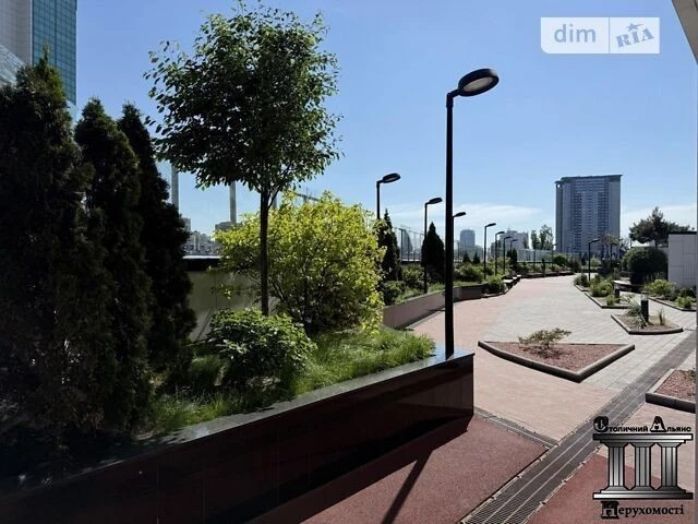 Продаж 2к квартири 108.8 кв. м на просп. Берестейський 11 ко