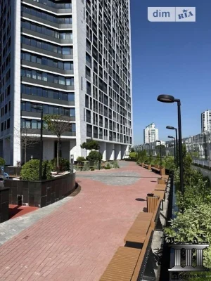 Продаж 2к квартири 108.8 кв. м на просп. Берестейський 11 ко