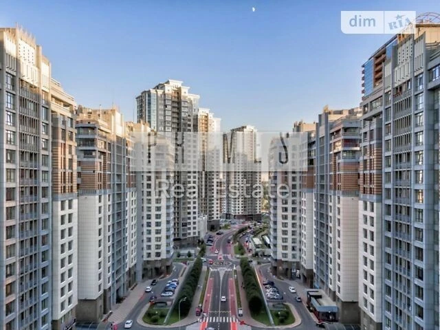 Продаж 3к квартири 133 кв. м на вул. Андрія Верхогляда 26 •