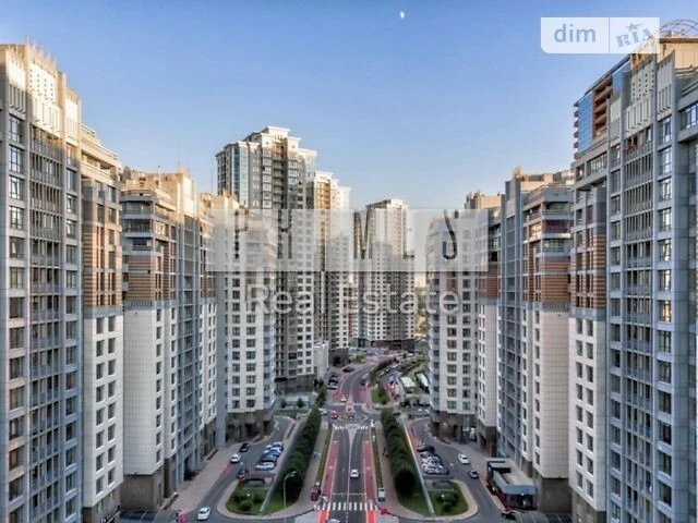 Продаж 3к квартири 133 кв. м на вул. Андрія Верхогляда 26 •