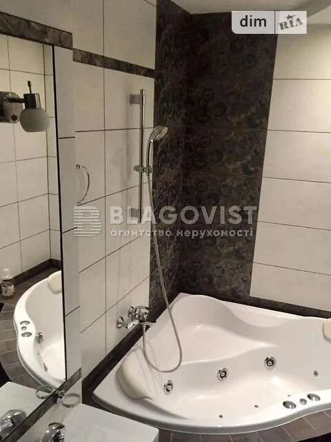 Продаж 3к квартири 105 кв. м на просп. Володимира Івасюка 47