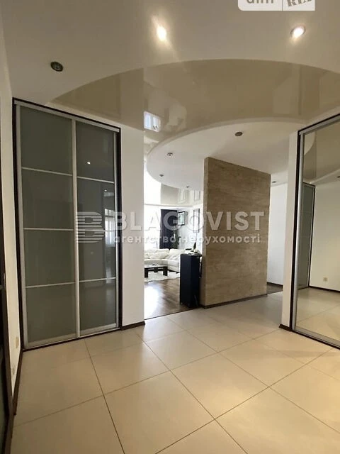 Продаж 3к квартири 105 кв. м на просп. Володимира Івасюка 47