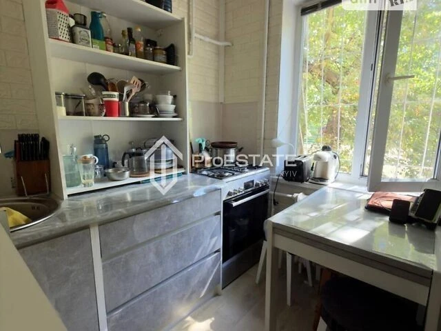 Продаж 2к квартири 46 кв. м на вул. Космонавта Поповича 20А