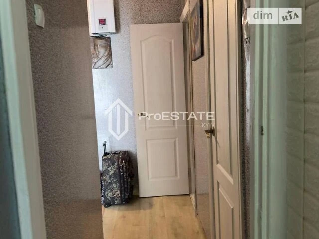 Продаж 2к квартири 46 кв. м на вул. Космонавта Поповича 20А