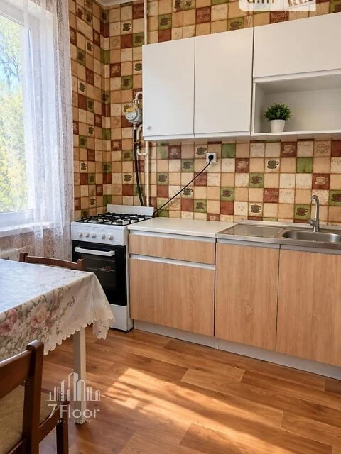 Продаж 1к квартири 33 кв. м на вул. Райдужна 7 • ID 34832995