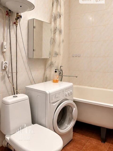 Продаж 1к квартири 33 кв. м на вул. Райдужна 7 • ID 34832995