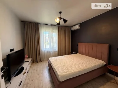 Продаж 3к квартири 76 кв. м на вул. Ревуцького 13 • ID 34832