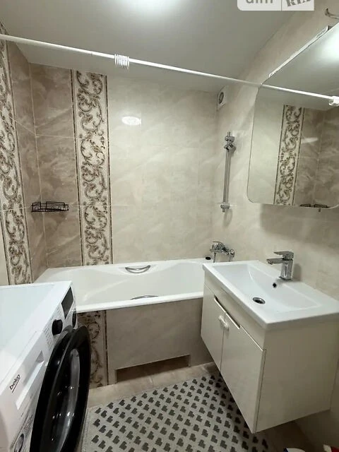 Продаж 3к квартири 76 кв. м на вул. Ревуцького 13 • ID 34832