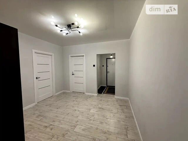 Продаж 3к квартири 76 кв. м на вул. Ревуцького 13 • ID 34832