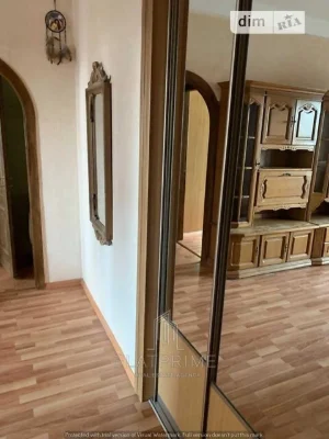 Продаж 2к квартири 42 кв. м на вул. Велика Васильківська 118