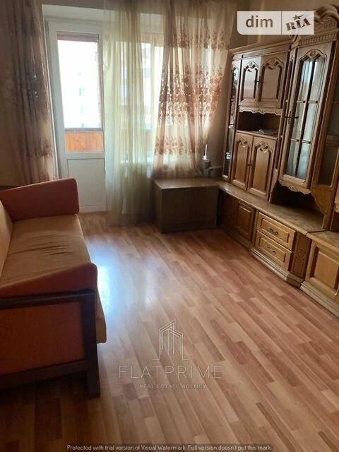 Продаж 2к квартири 42 кв. м на вул. Велика Васильківська 118