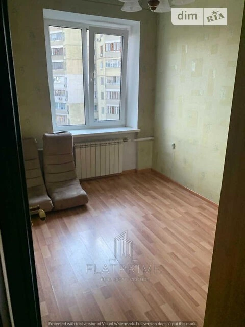 Продаж 2к квартири 42 кв. м на вул. Велика Васильківська 118