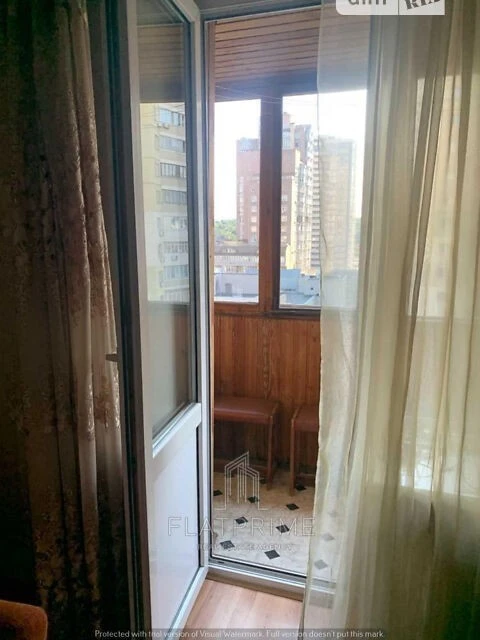 Продаж 2к квартири 42 кв. м на вул. Велика Васильківська 118