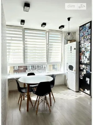 Продаж 1к квартири 39 кв. м на вул. Практична 8 • ID 3483234