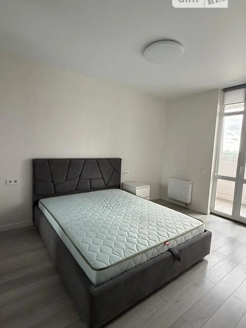 Продаж 1к квартири 35 кв. м на вул. Академіка Заболотного 14