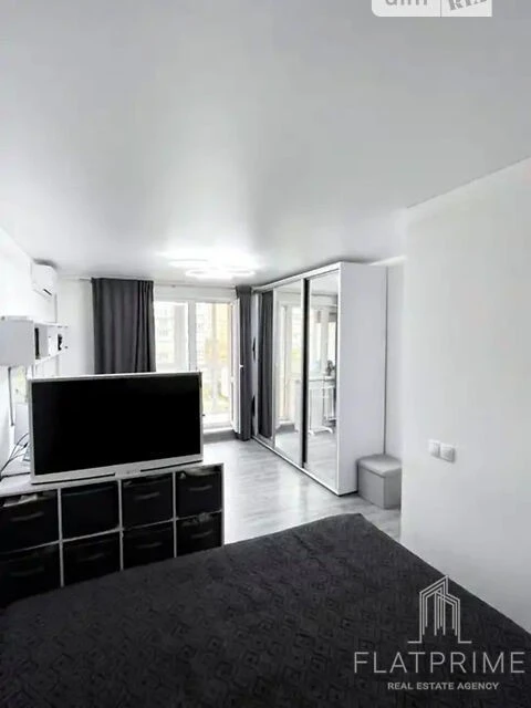 Продаж 1к квартири 36.7 кв. м на просп. Дмитра Павличка 10 •