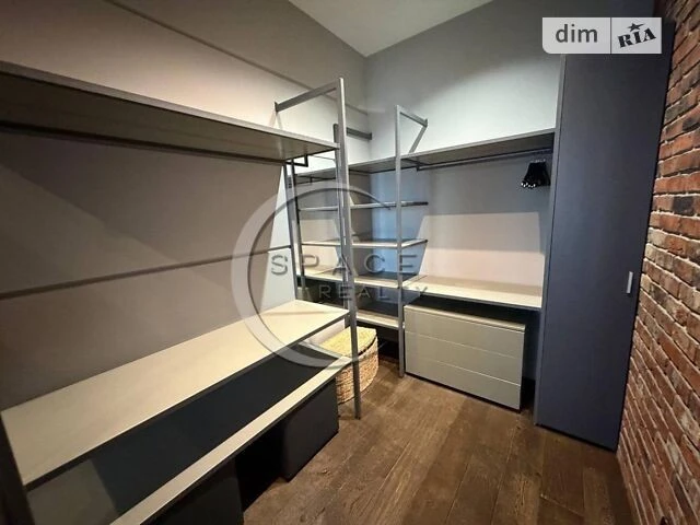 Продаж 3к квартири 100 кв. м на просп. Голосіївський • ID 34