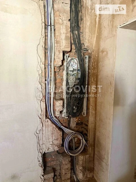 Продаж 4к квартири 136 кв. м на вул. Патріарха Мстислава Скр