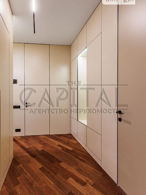 Продаж 3к квартири 74 кв. м на вул. пр-т Володимира Івасюка