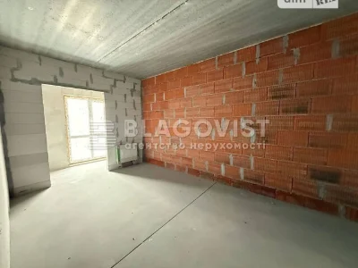 Продаж 2к квартири 61 кв. м на вул. Михайла Максимовича 24 •
