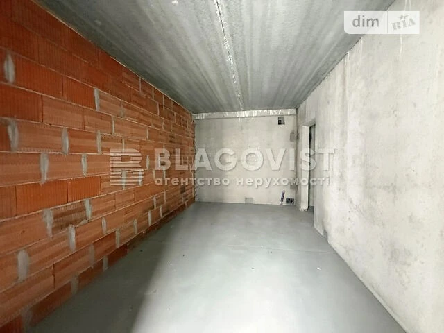 Продаж 2к квартири 61 кв. м на вул. Михайла Максимовича 24 •