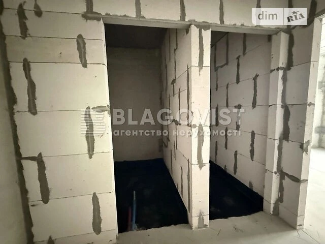 Продаж 2к квартири 61 кв. м на вул. Михайла Максимовича 24 •