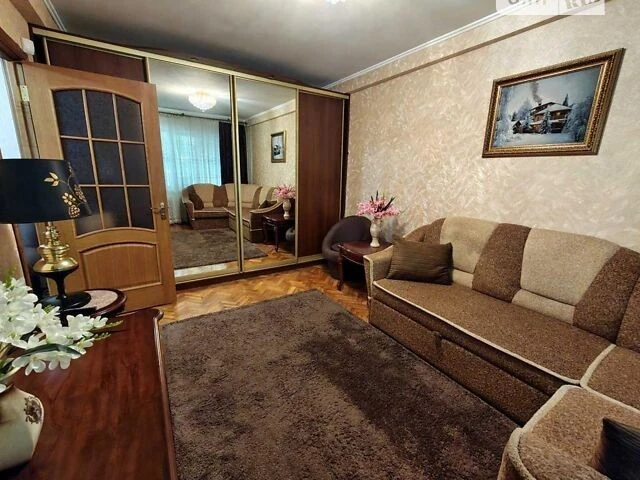 Продаж 2к квартири 45 кв. м на вул. Родини Глаголєвих 12А •
