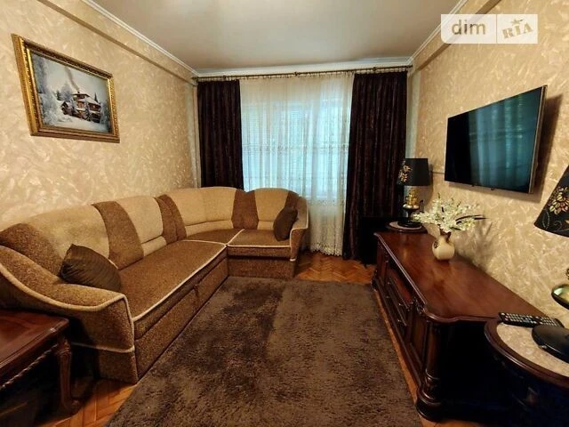Продаж 2к квартири 45 кв. м на вул. Родини Глаголєвих 12А •
