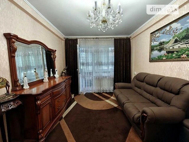 Продаж 2к квартири 45 кв. м на вул. Родини Глаголєвих 12А •