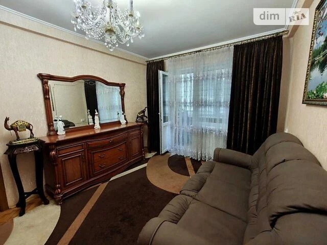 Продаж 2к квартири 45 кв. м на вул. Родини Глаголєвих 12А •
