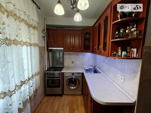 Продаж 2к квартири 45 кв. м на вул. Родини Глаголєвих 12А •
