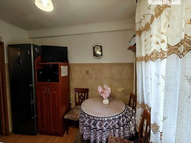 Продаж 2к квартири 45 кв. м на вул. Родини Глаголєвих 12А •