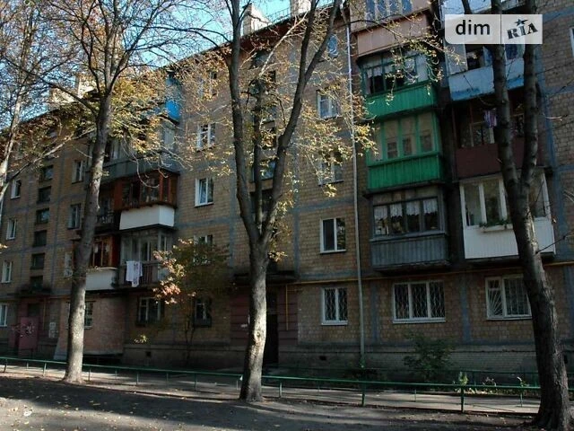 Продаж 2к квартири 45 кв. м на вул. Родини Глаголєвих 12А •