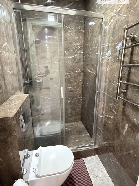 Продаж 3к квартири 88 кв. м на вул. Набережно-Рибальська дор