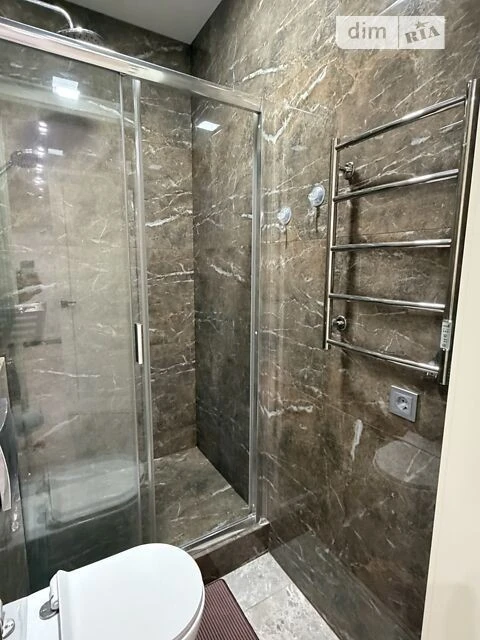 Продаж 3к квартири 88 кв. м на вул. Набережно-Рибальська дор