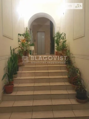 Продаж 3к квартири 100 кв. м на вул. Тарасівська 30 • ID 348