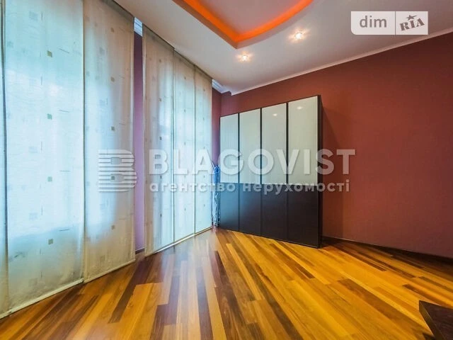 Продаж 3к квартири 100 кв. м на вул. Тарасівська 30 • ID 348