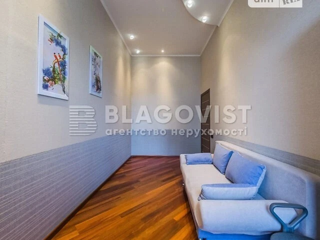 Продаж 3к квартири 100 кв. м на вул. Тарасівська 30 • ID 348