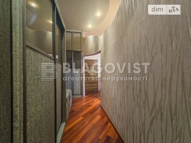 Продаж 3к квартири 100 кв. м на вул. Тарасівська 30 • ID 348