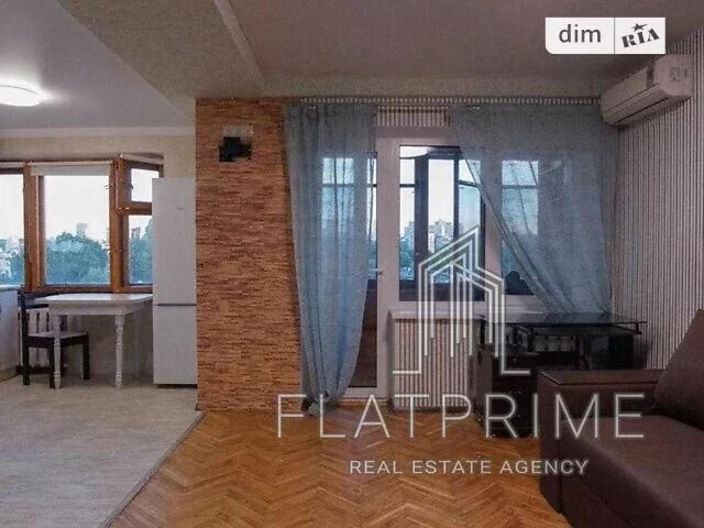 Продаж 1к квартири 29.3 кв. м на просп. Берестейський 12 • I