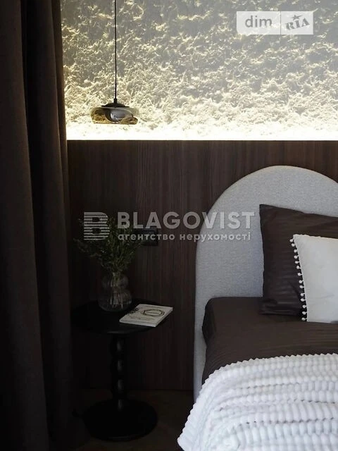 Продаж 1к квартири 42 кв. м на вул. Михайла Максимовича 28 •