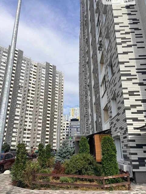 Продаж 2к квартири 78 кв. м на вул. Ревуцького 54 • ID 34831