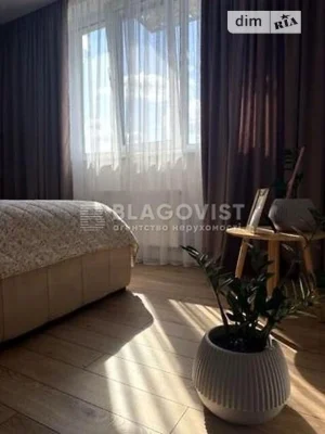 Продаж 1к квартири 52.6 кв. м на вул. Михайла Максимовича 32
