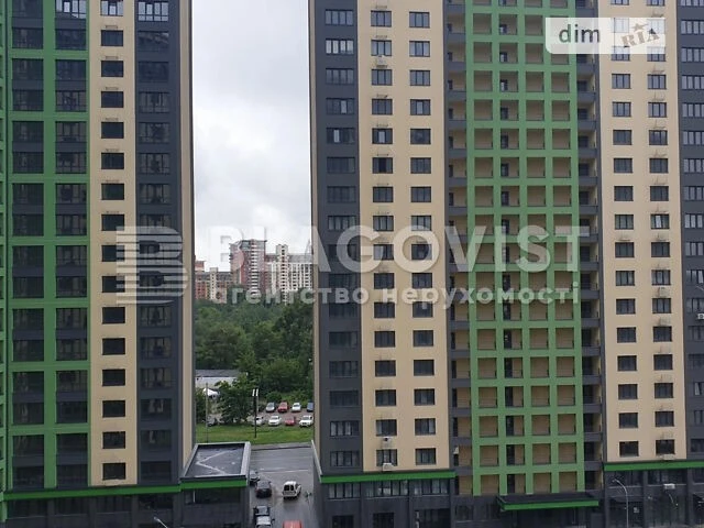 Продаж 1к квартири 52.6 кв. м на вул. Михайла Максимовича 32