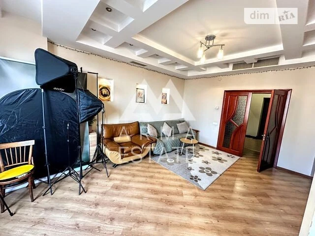 Продаж 2к квартири 96 кв. м на вул. Жилянська 59 • ID 348309