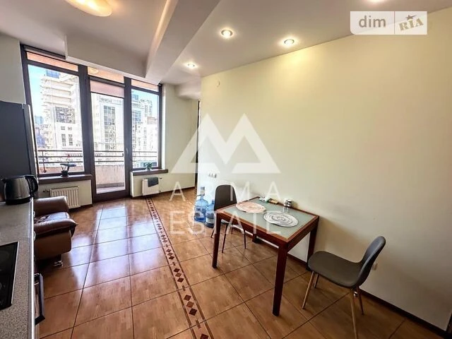 Продаж 2к квартири 96 кв. м на вул. Жилянська 59 • ID 348309