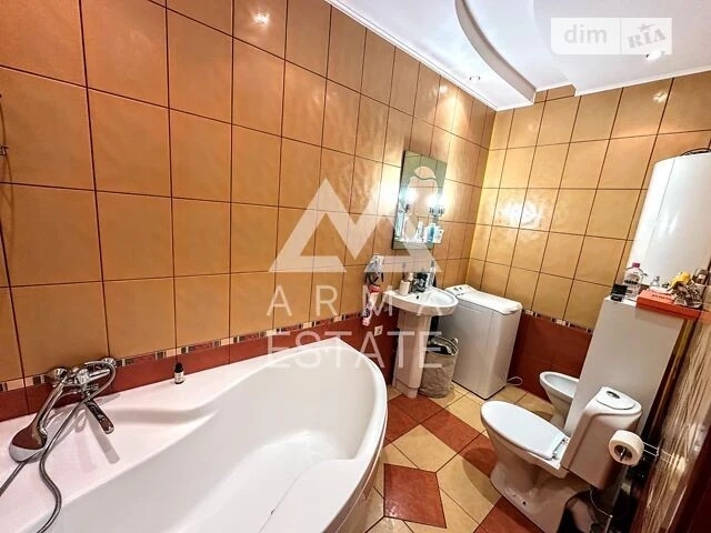 Продаж 2к квартири 96 кв. м на вул. Жилянська 59 • ID 348309