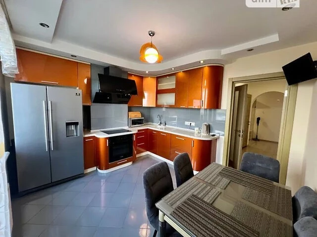Продаж 2к квартири 85 кв. м на пров. Коломийський 17/31А • I